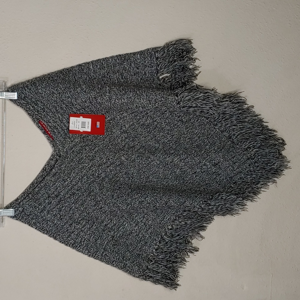 J.J. Basics Women's One Size Fits All Knitted Poncho. New